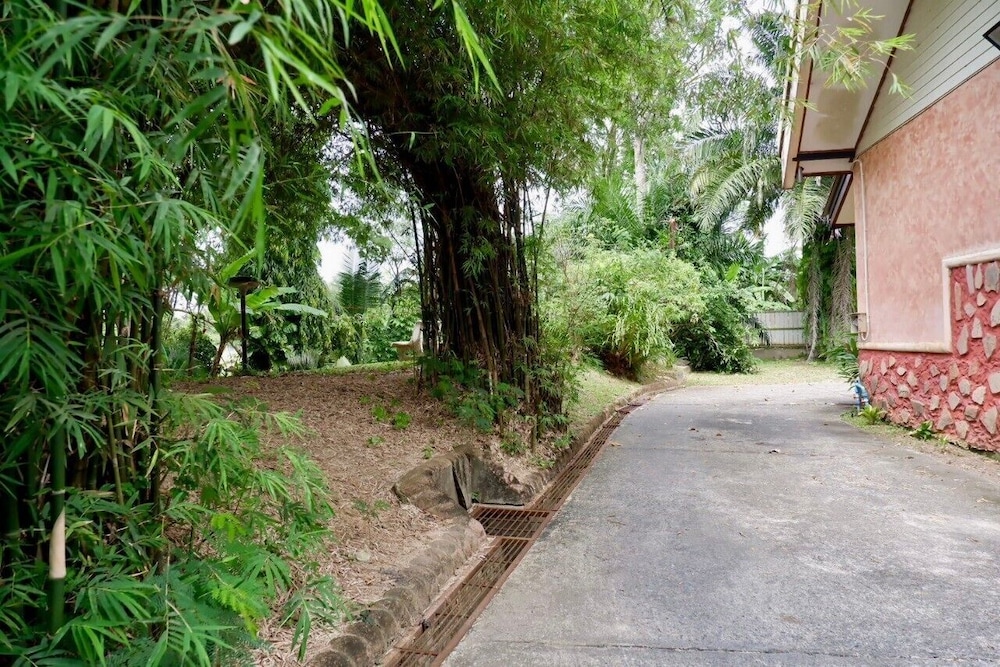 Palm Chalet Resort 46/50