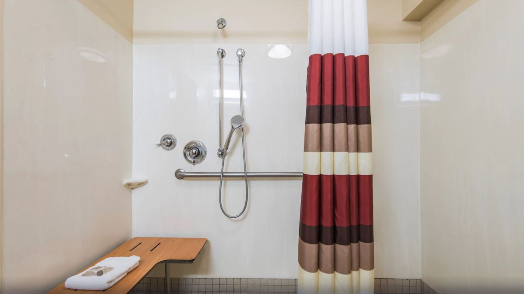 غرفة بسرير كوين لذوي الإعاقة، Red Roof Inn Seattle Airport Seatac 3/4