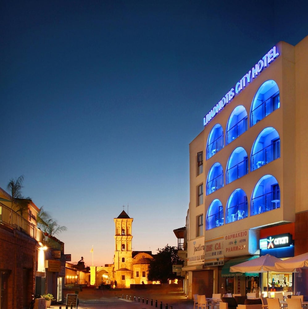 Livadhiotis City Hotel in LARNACA