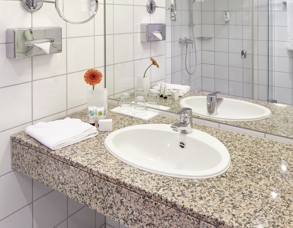 Comfort, King Bed, Parkhotel Weiskirchen 4/4