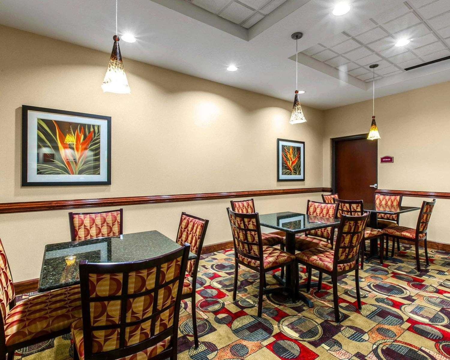 Comfort Suites Waycross 28/34