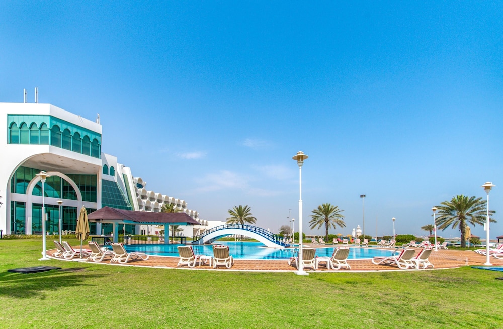 Mirfa Hotel 65/69