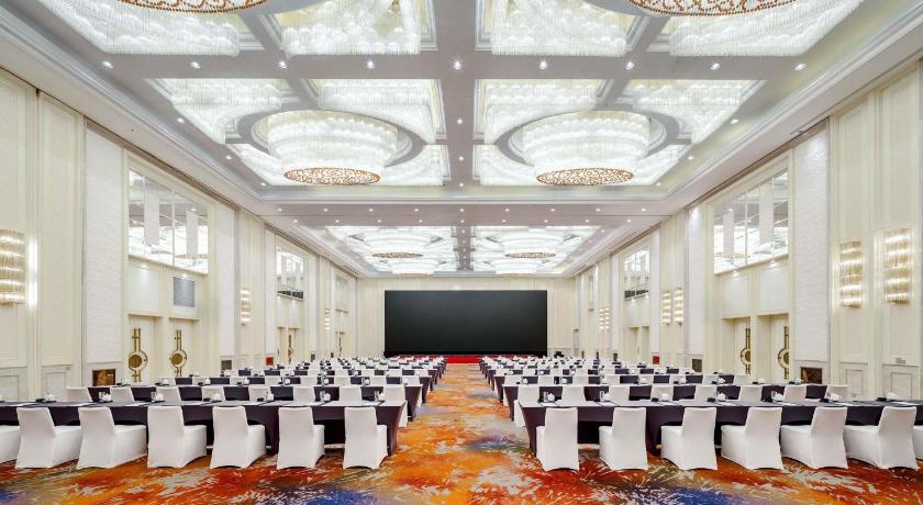 Grand Mercure Wuxi Huishan 60/76