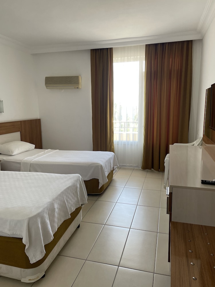 Miray Hotel 32/70