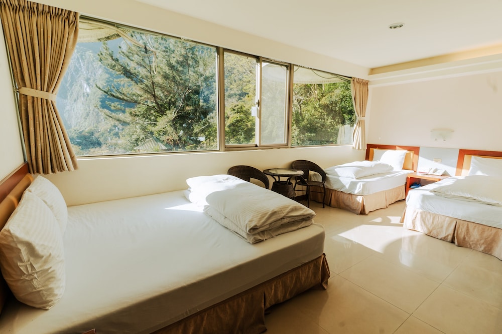 Taroko Tienhsiang Youth Activity Center 16/32