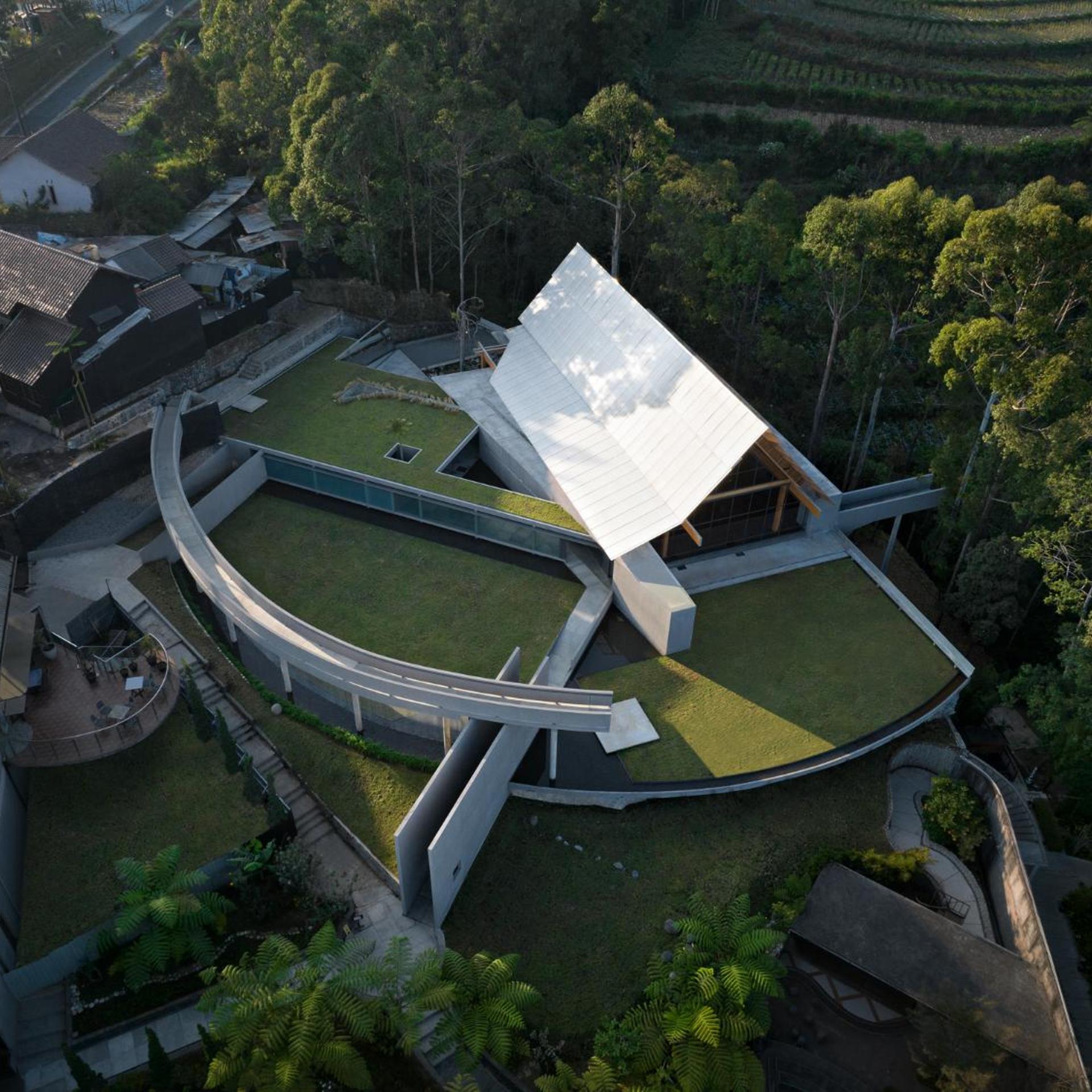 Sunsetfalls Gardens and Resort 25/50