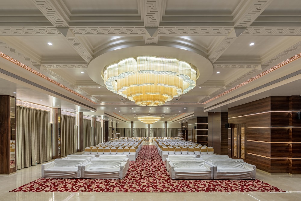 Mastiff Grand The Sia Palace Suites & Banquets, Khopoli 9/61