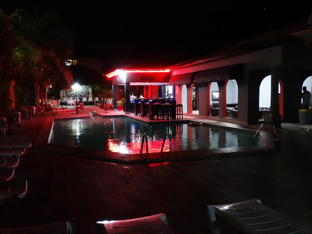 Seaview Garden Hotel 46/47