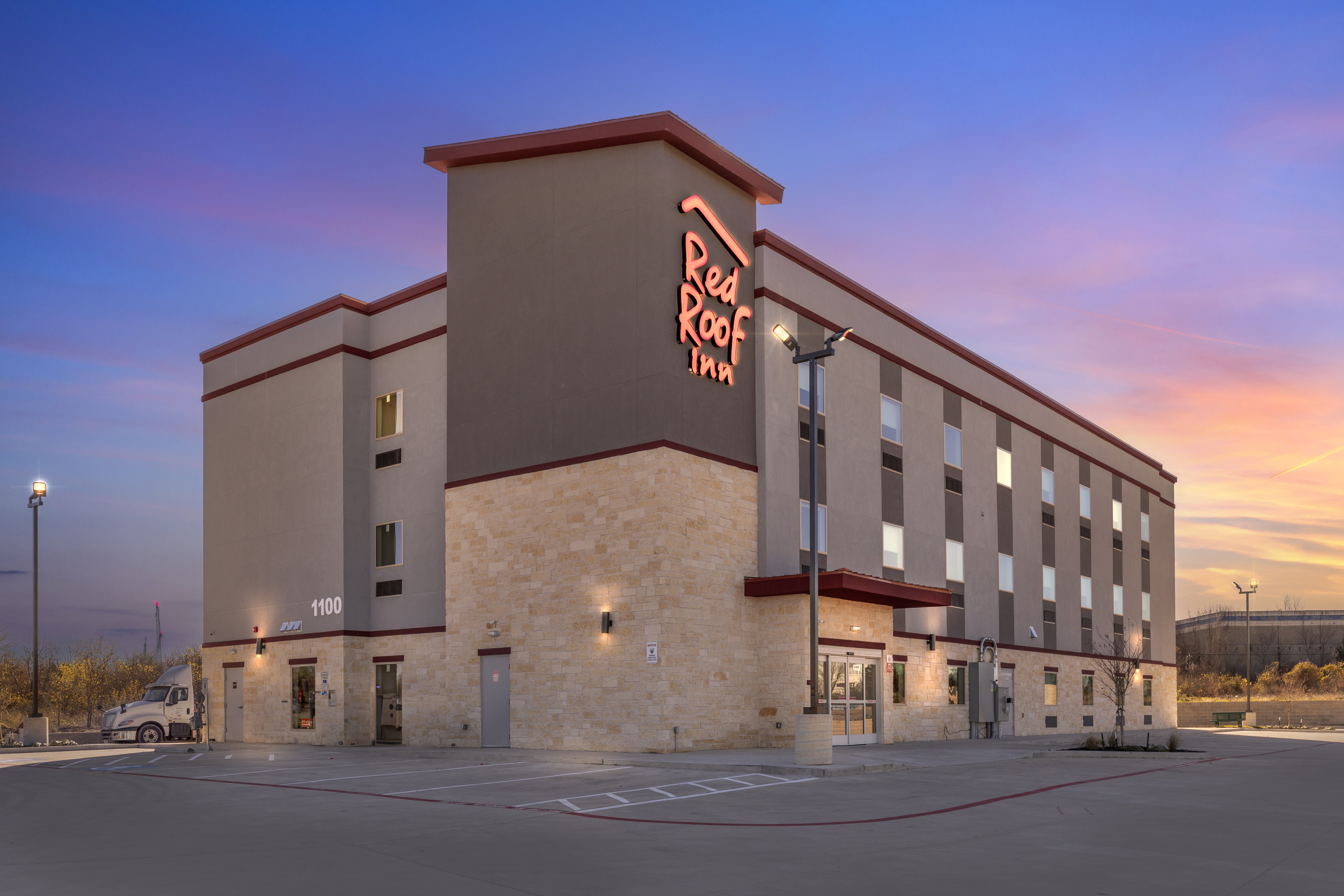 Red Roof Inn Hutchins 11/11