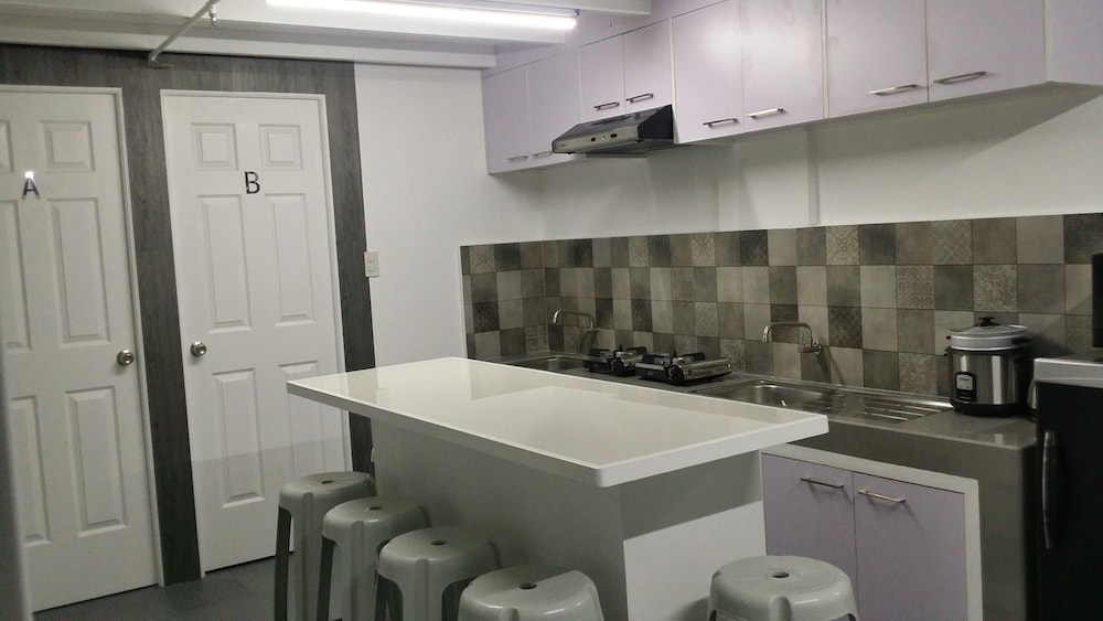 Ervoruto Hostel Makati 26/28