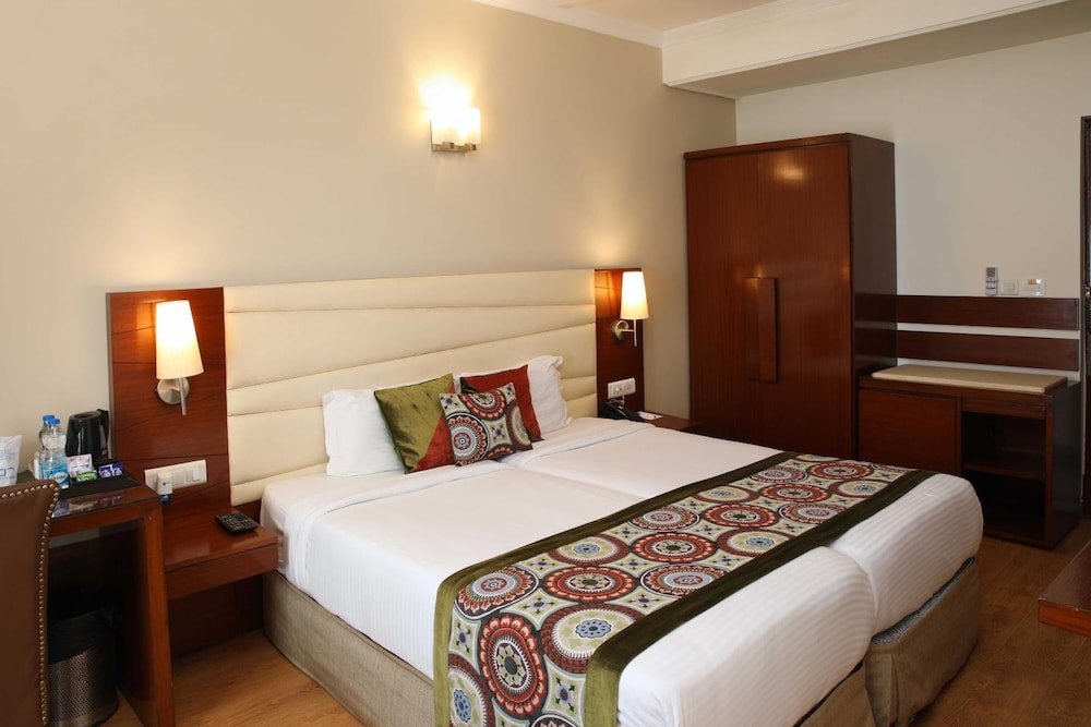 Ahuja Residency Sunder Nagar 20/50