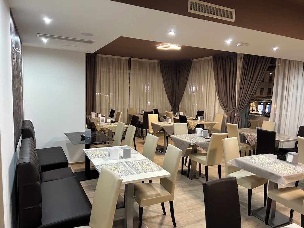 Hotel Stradivari 37/50