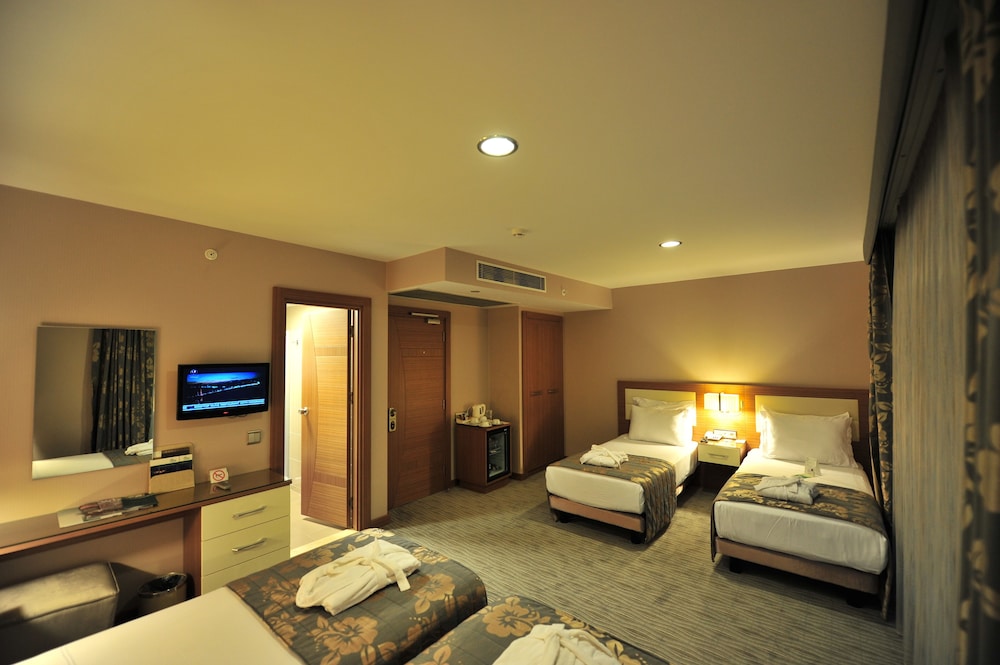 YASMAK COMFORT HOTEL 16/32