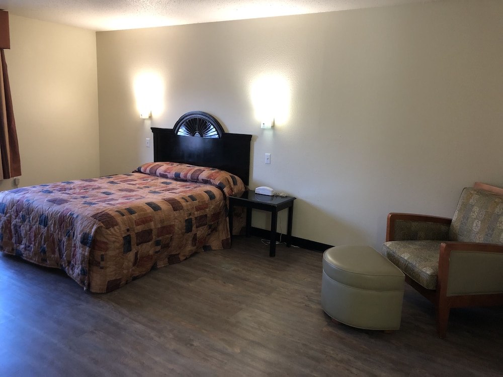 Araamda Inn Norcross 27/72