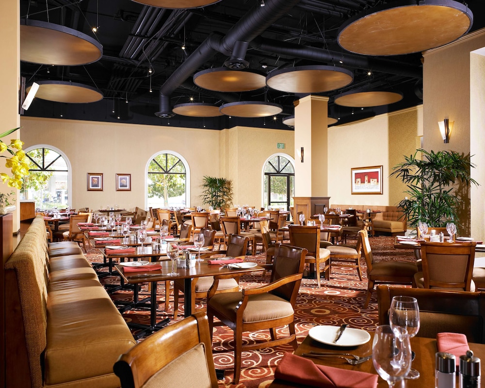 DoubleTree Suites by Hilton Hotel Anaheim Resort - Convention Center 42/56
