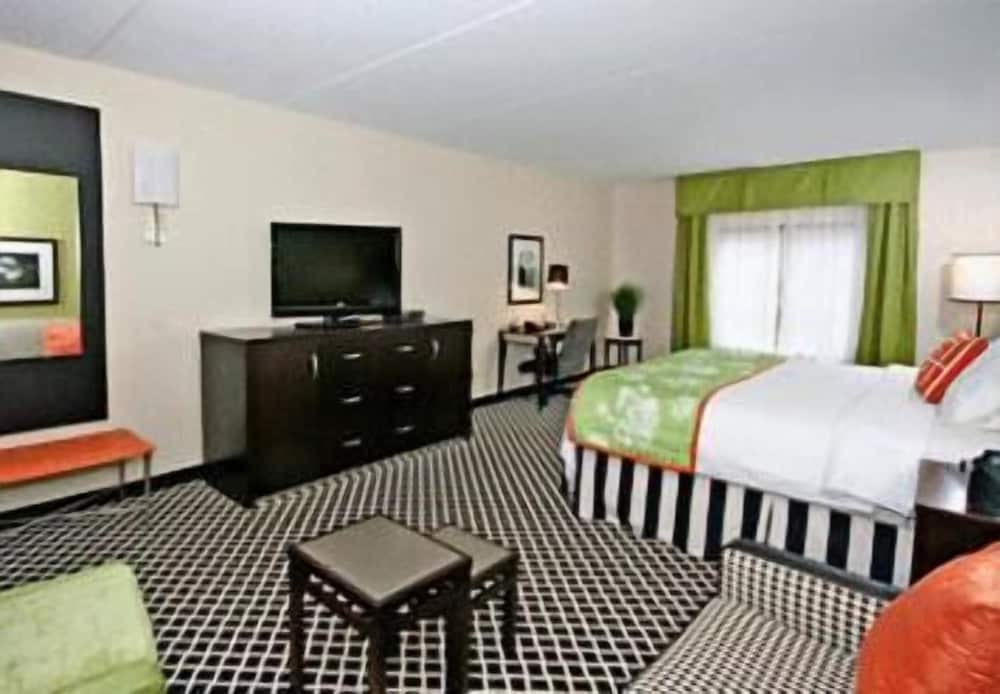 Fairfield Inn And Suites Elkin Jonesville 30/38