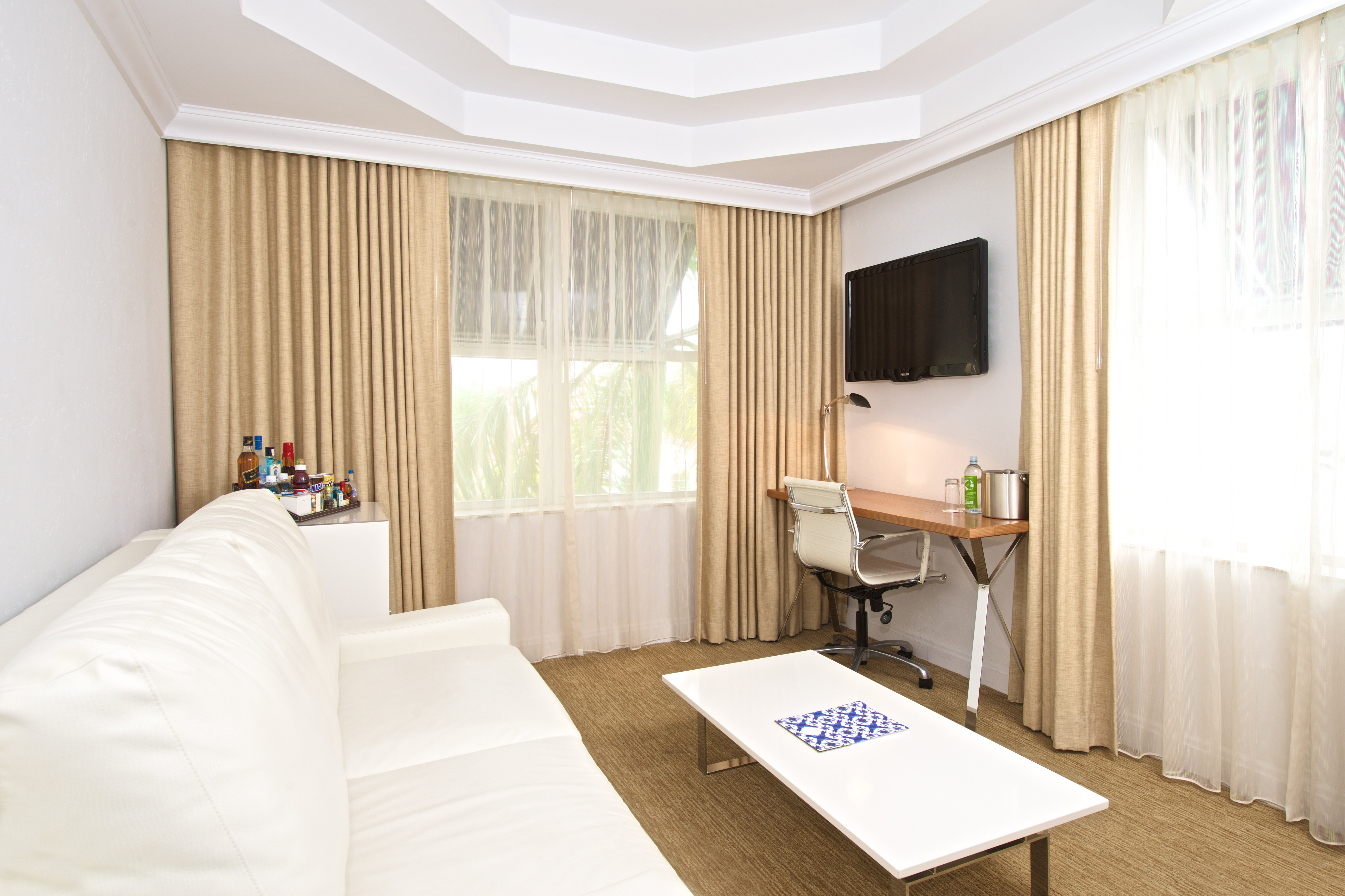 Blue Moon Hotel 34/75