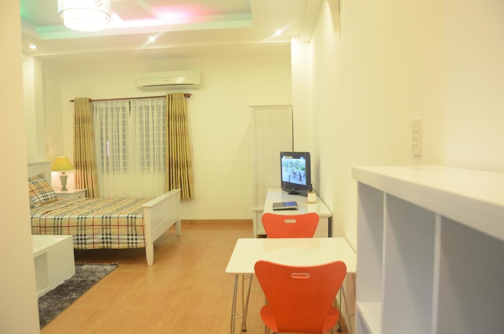 Smiley Apartment 3 26/50
