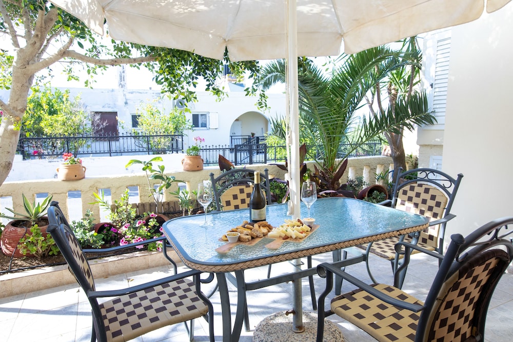 Kastro Hotel 38/50