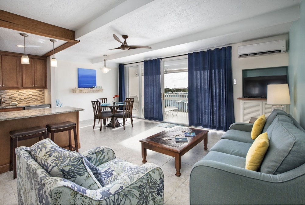 Secret Harbour Beach Resort 47/84