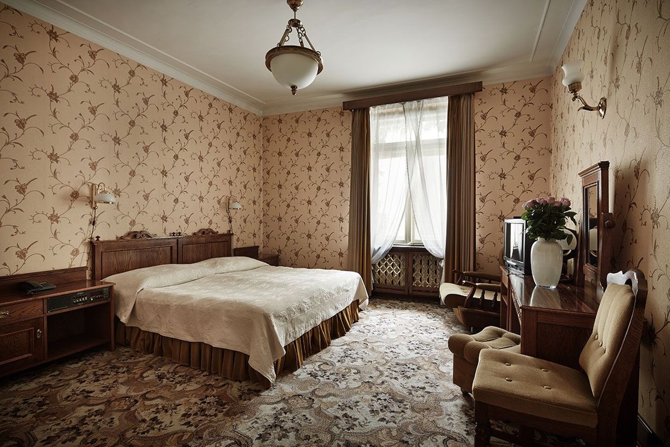 H15 Hotel Francuski 9/42