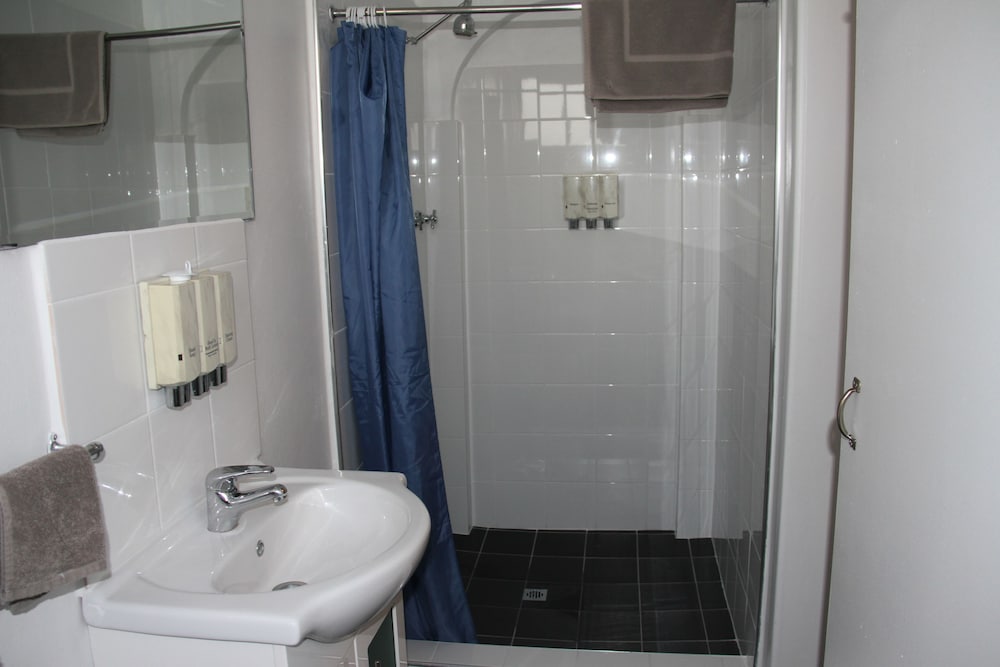 Budget, Family, 2 Double and Twin Beds, Alpine Heritage Motel 2/3