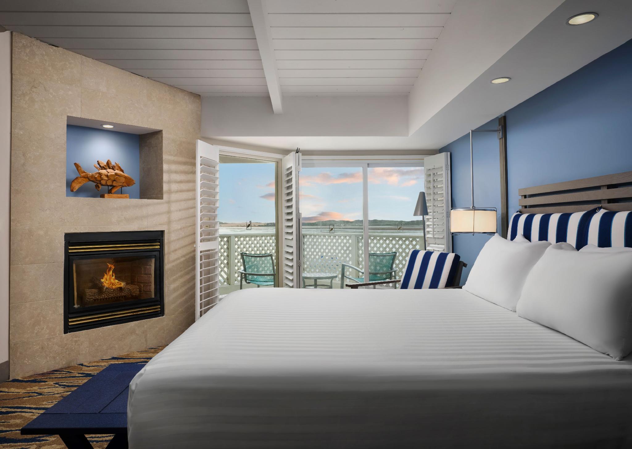 Deluxe, King Bed, Bay View