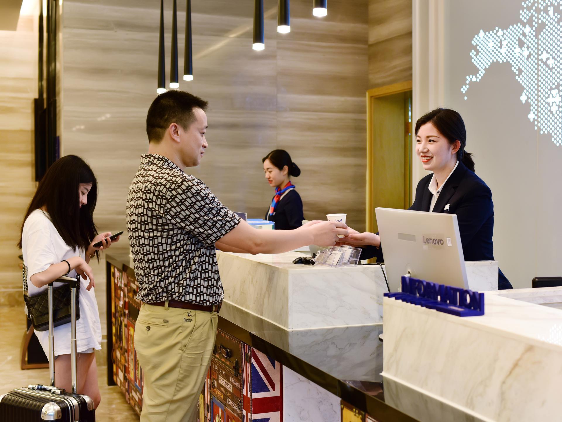 Kyriad Hotel (Yiyang Xiufeng Park) 13/39