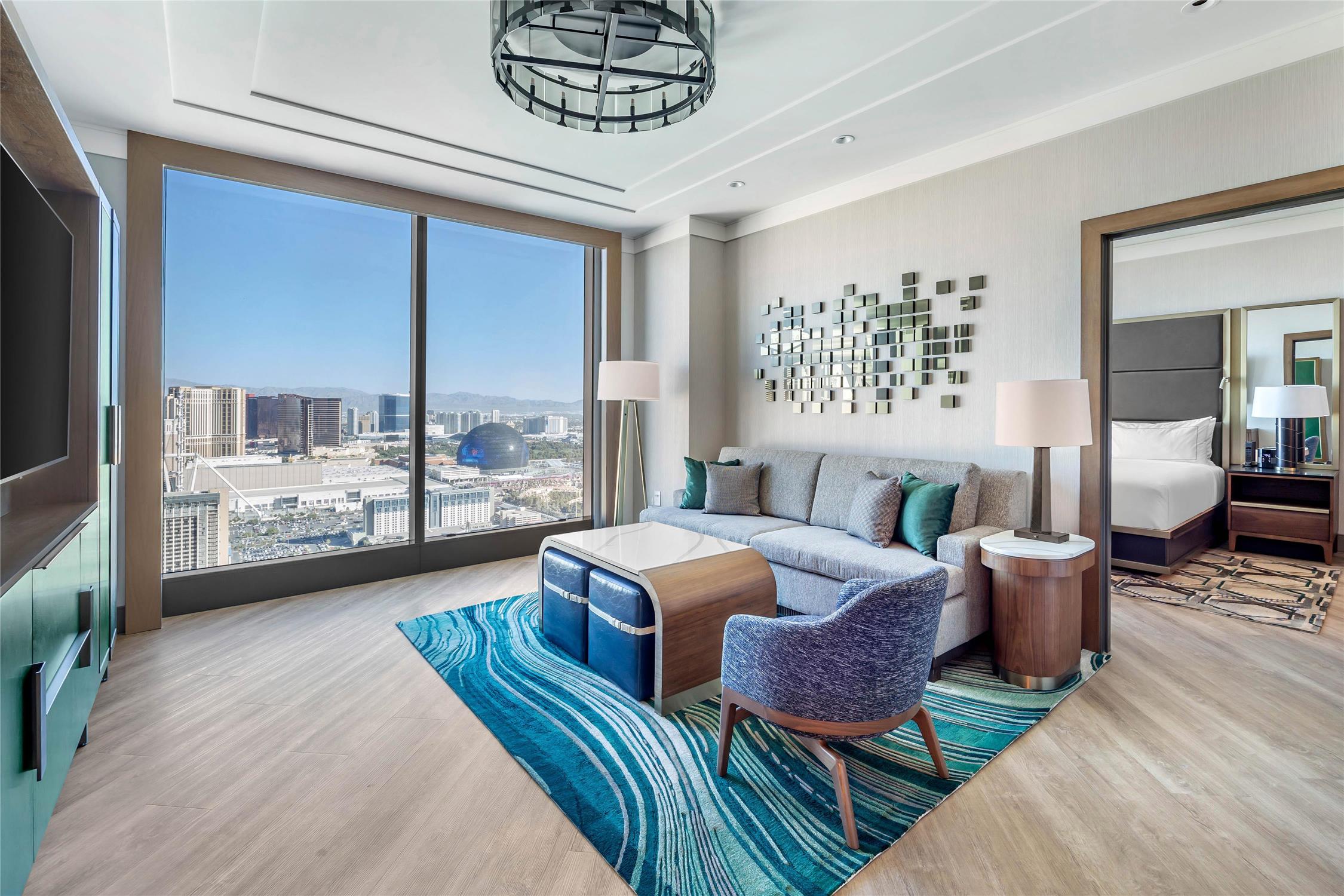 2 BEDROOMS, ENTERTAINMENT, SUITE, 2 KING BEDS, SOFA