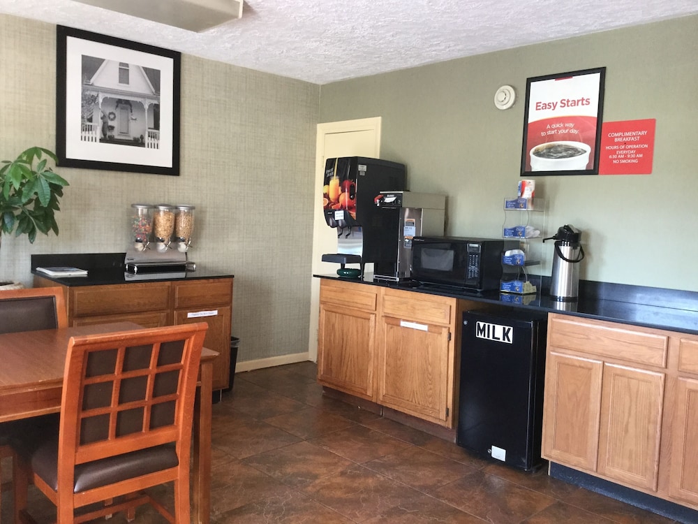 Falls Inn Newton Falls 6/43
