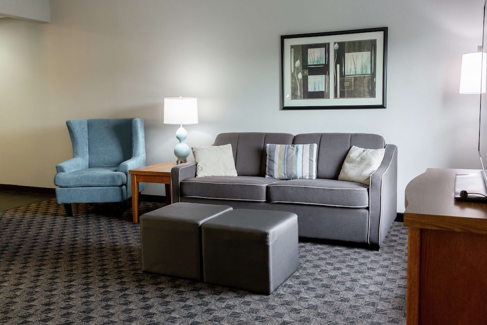 Hampton Inn & Suites Chesapeake-Square Mall 21/41