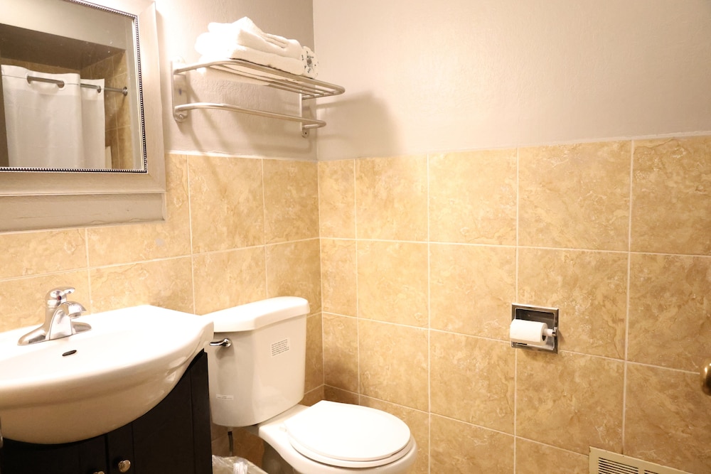 Golden Key Motel 12/13