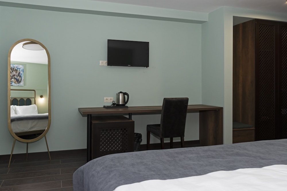 Hotel Paliani 56/62