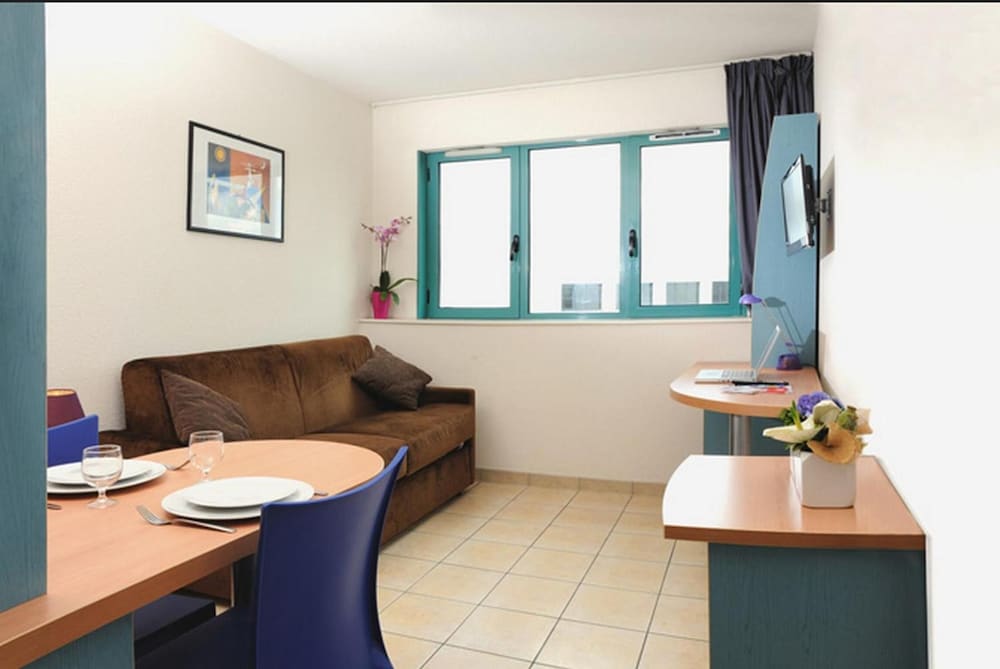 Sejours Et Affaires Rive Gauche Serris Hotel 26/38