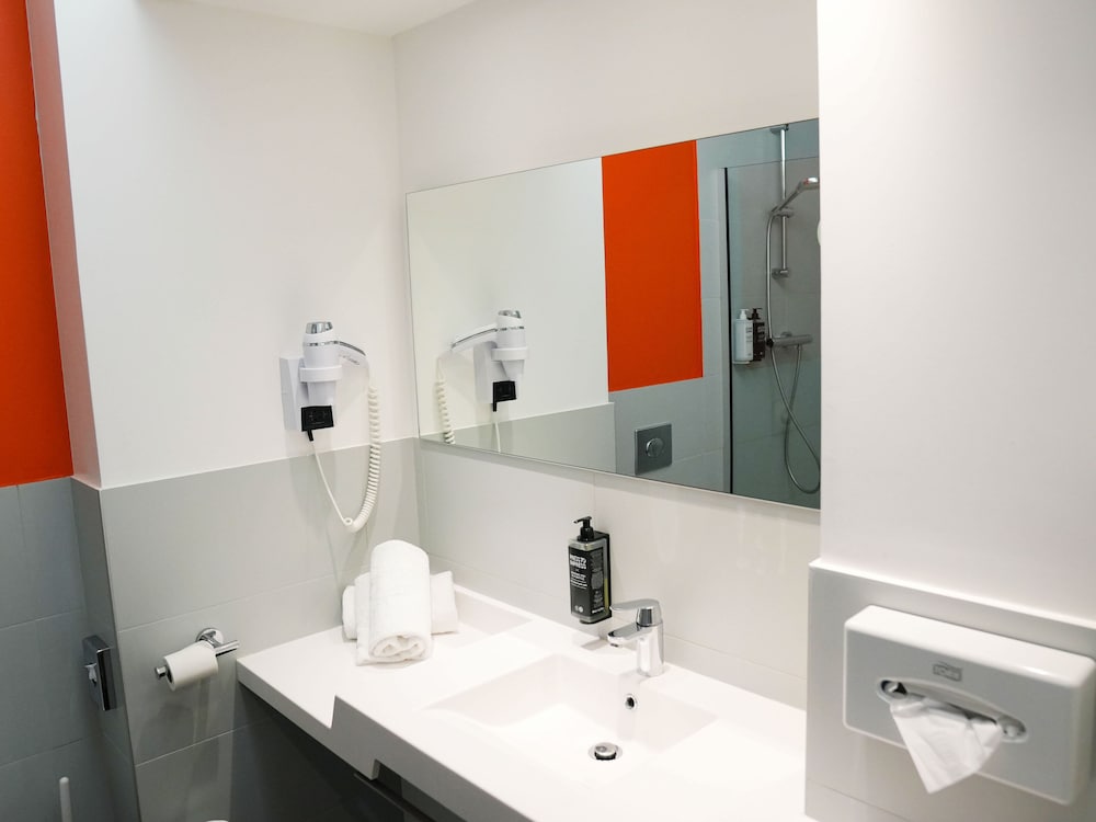 IBIS STYLES CAEN CENTRE GARE 58/60