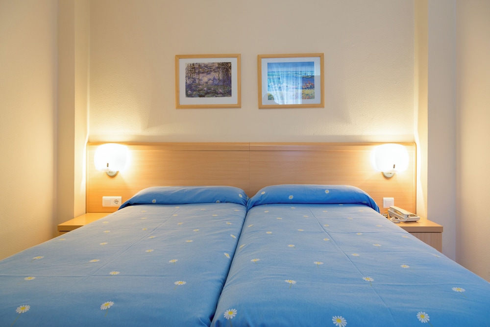 APARTAMENTOS LOS ARCES 25/65