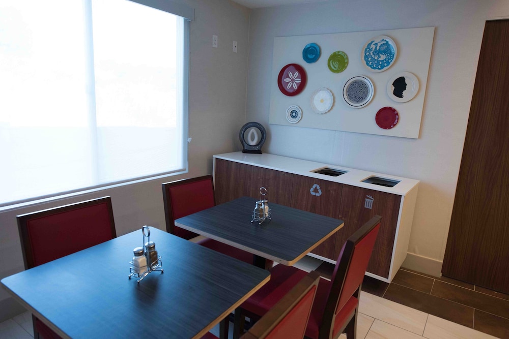 Holiday Inn Express Hotel Suites West Coxsackie 55/57