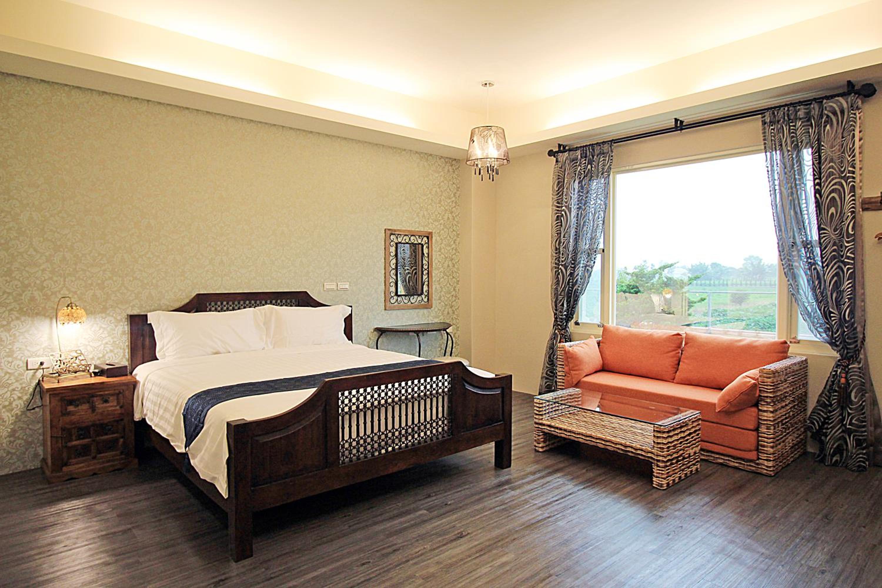 Room, Double Bed, Mountain View, Bathtub