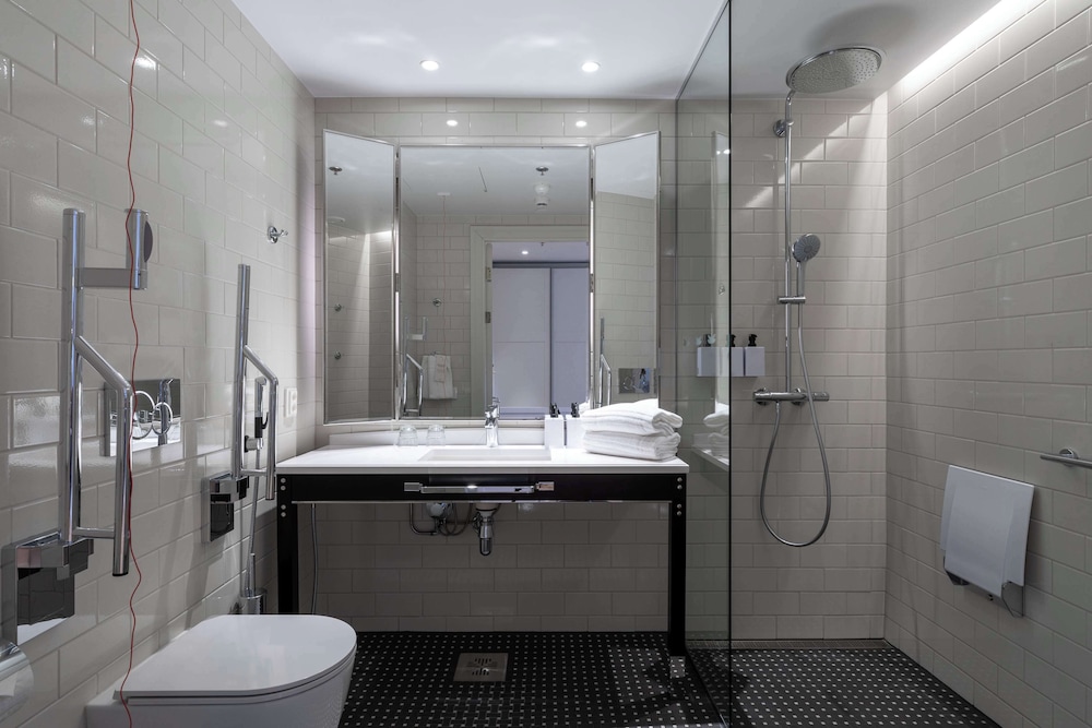 Scandic Grand Central Helsinki 50/50