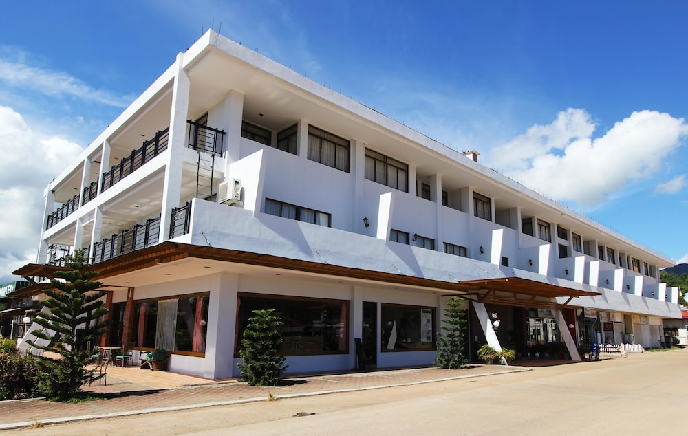 Coron Gateway Hotel Suites 3/50