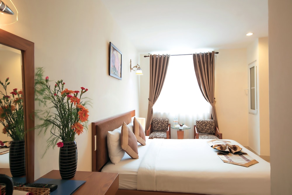 Valentine Hotel 24/50