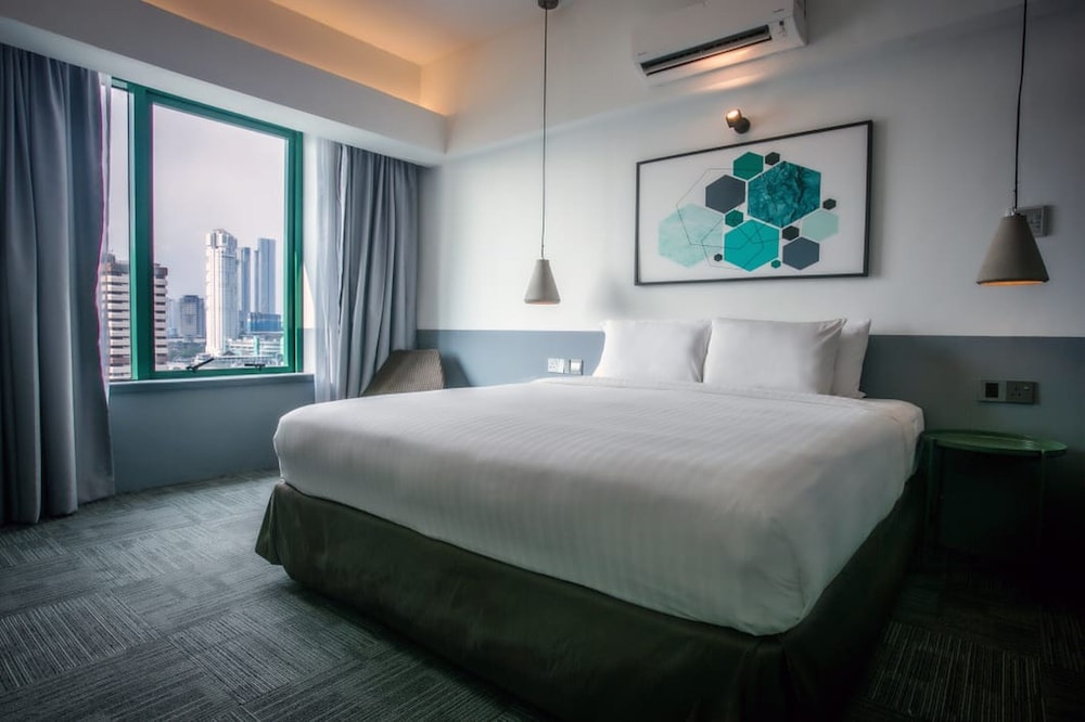 DELUXE, EXECUTIVE, KING BED