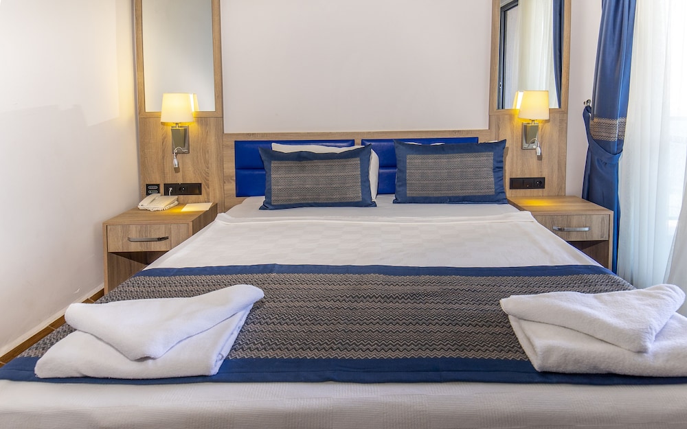Relax Beach Hotel 13/50