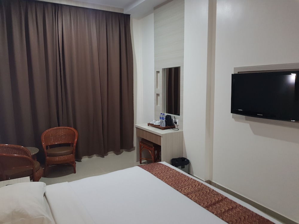The K Hotel 18/48