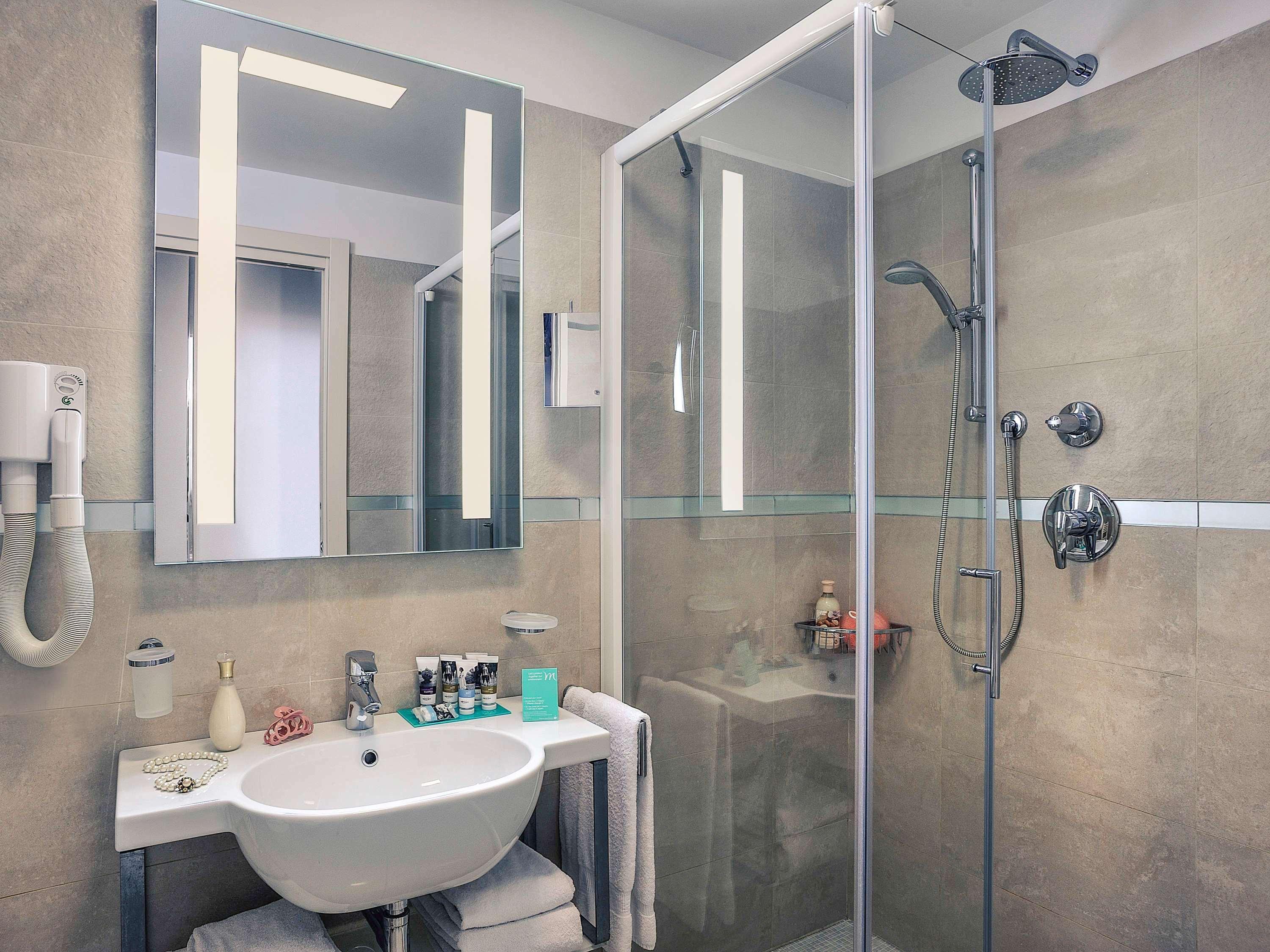 Classic, Double Bed, Side Sea View, Terrace، MERCURE RIMINI ARTIS 6/8
