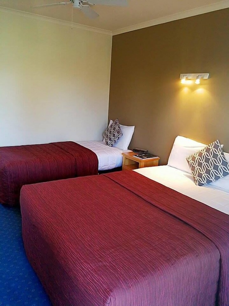 Stadium Motel 14/39
