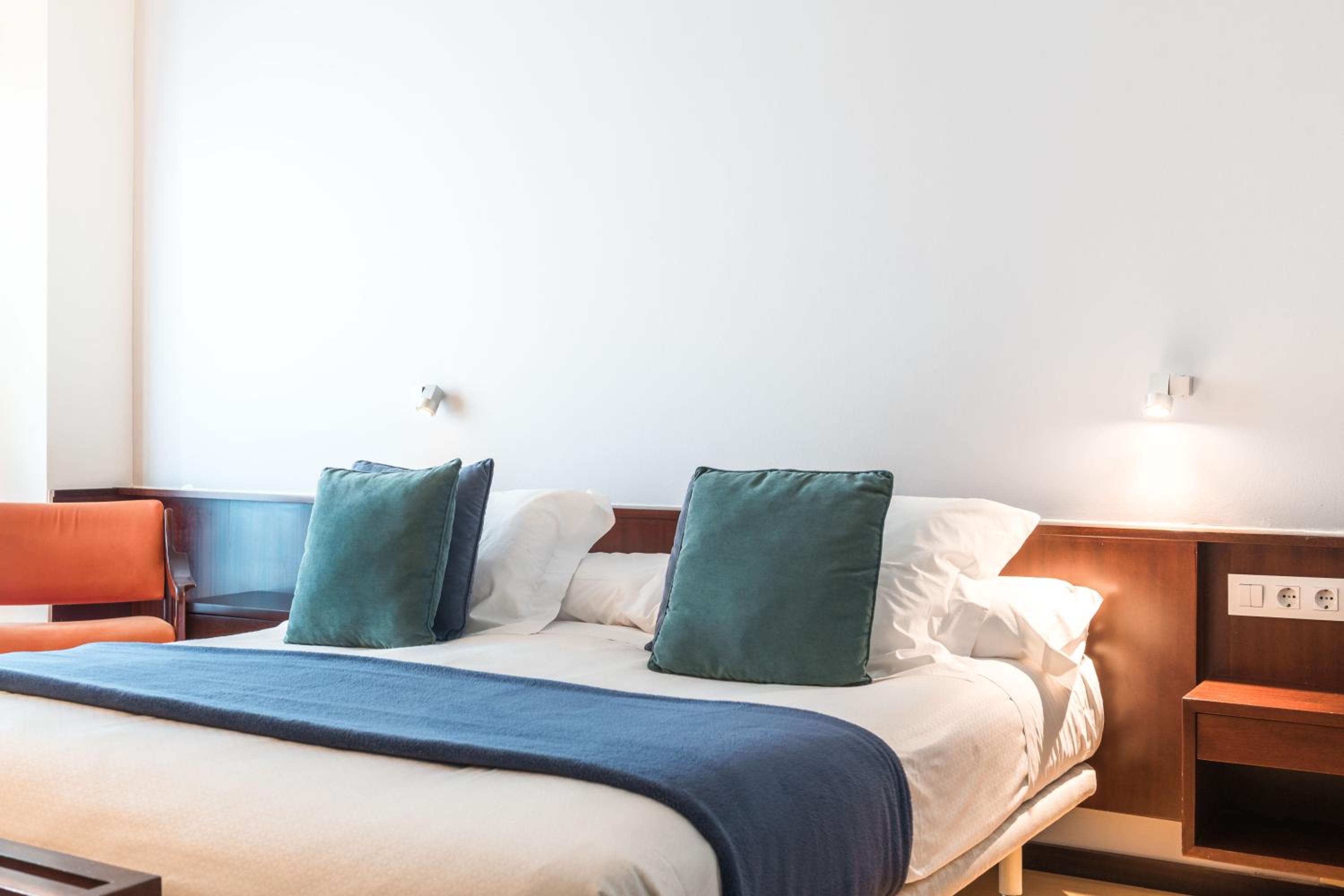 Suite, Queen Bed