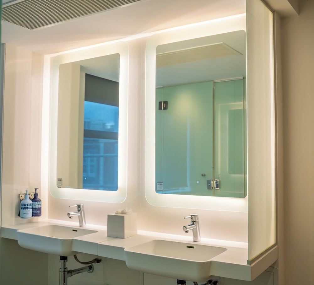 YOTEL Edinburgh, Select by Hilton 71/72