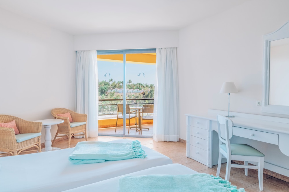 Iberostar Waves Playa Gaviotas 16/50