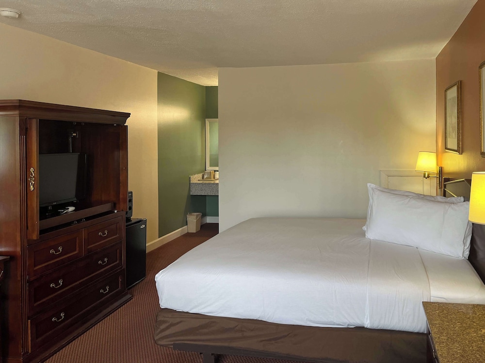 Motel6 Culpeper, VA 22/52
